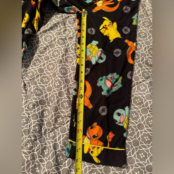 Pokemon Pajamas Black Starters 2 Pc Flannel PJs size 6/7 - Picture 9 of 12